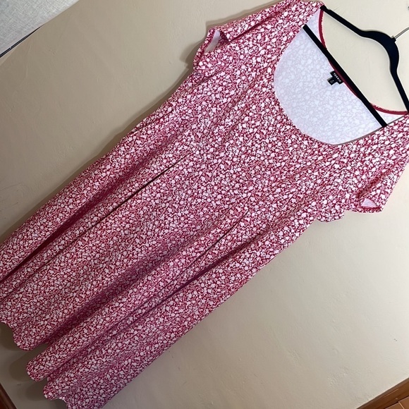 Torrid 4 FUCHSIA PINK FLORAL SCUBA KNIT MIDI DRESS - Picture 7 of 10